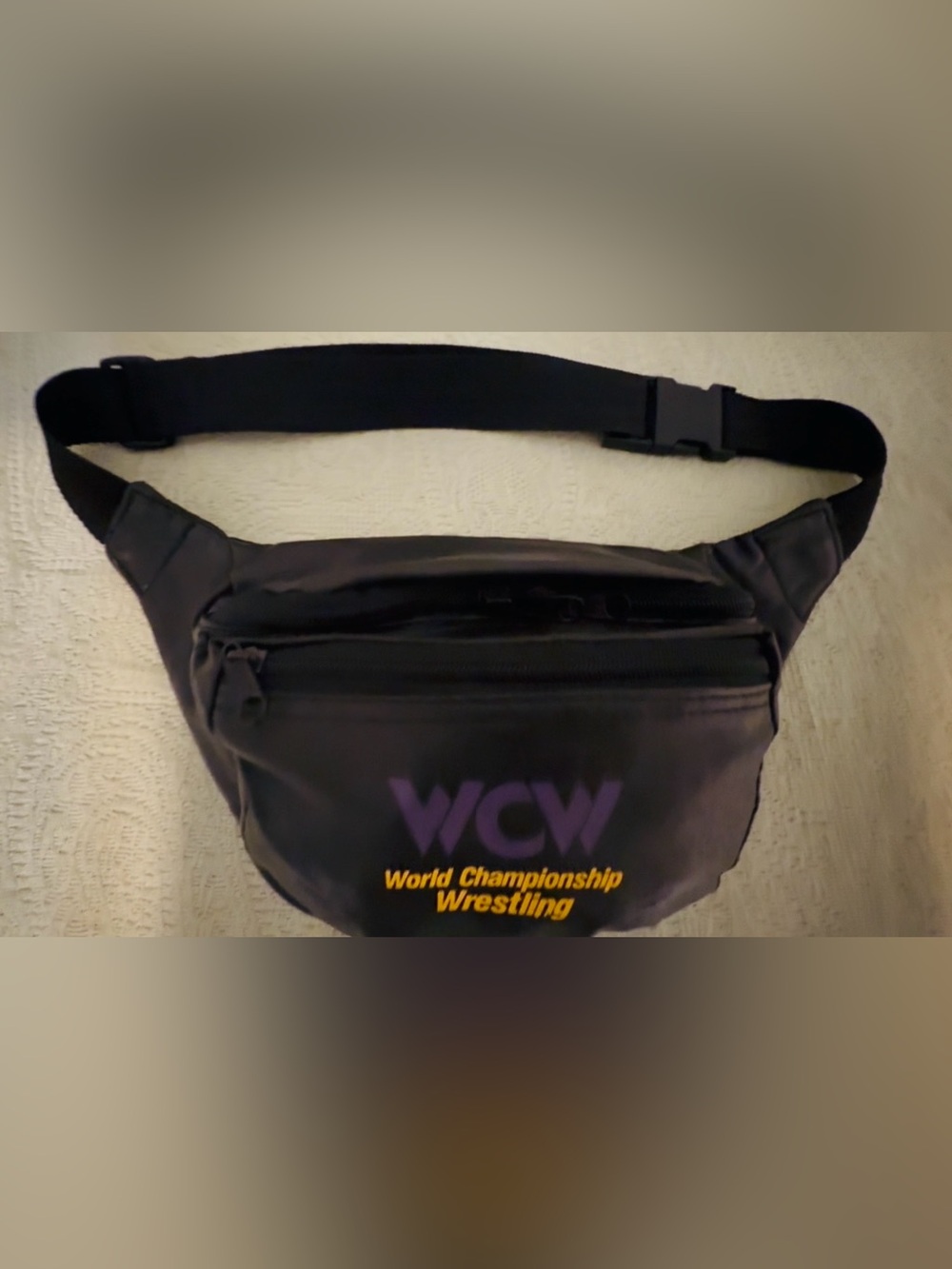 90’s retro WCW blk waist bag, front/top/back zippers, barely used.